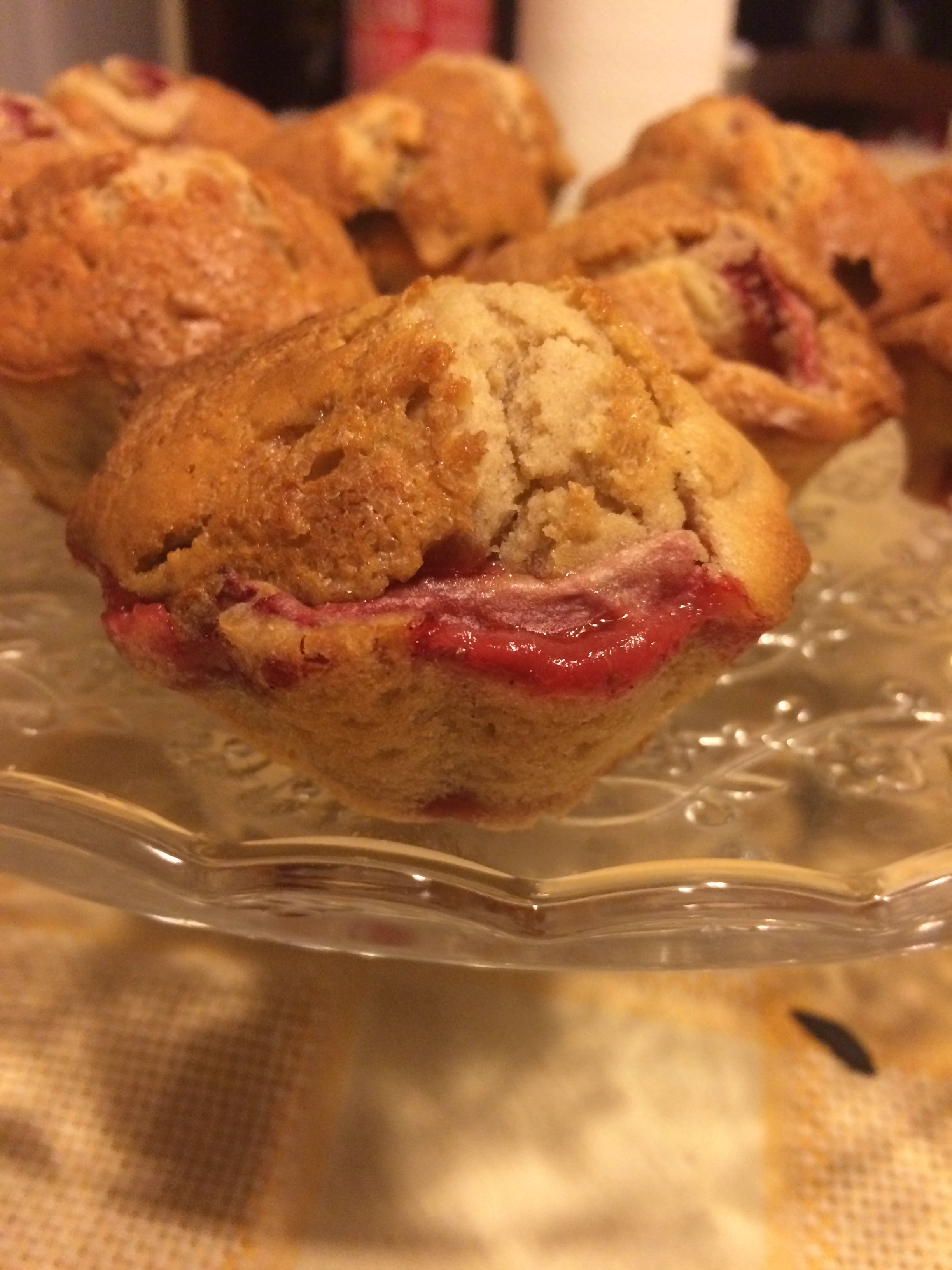 MUFFIN ALLO YOGURT, FRAGOLE E CANNELLA