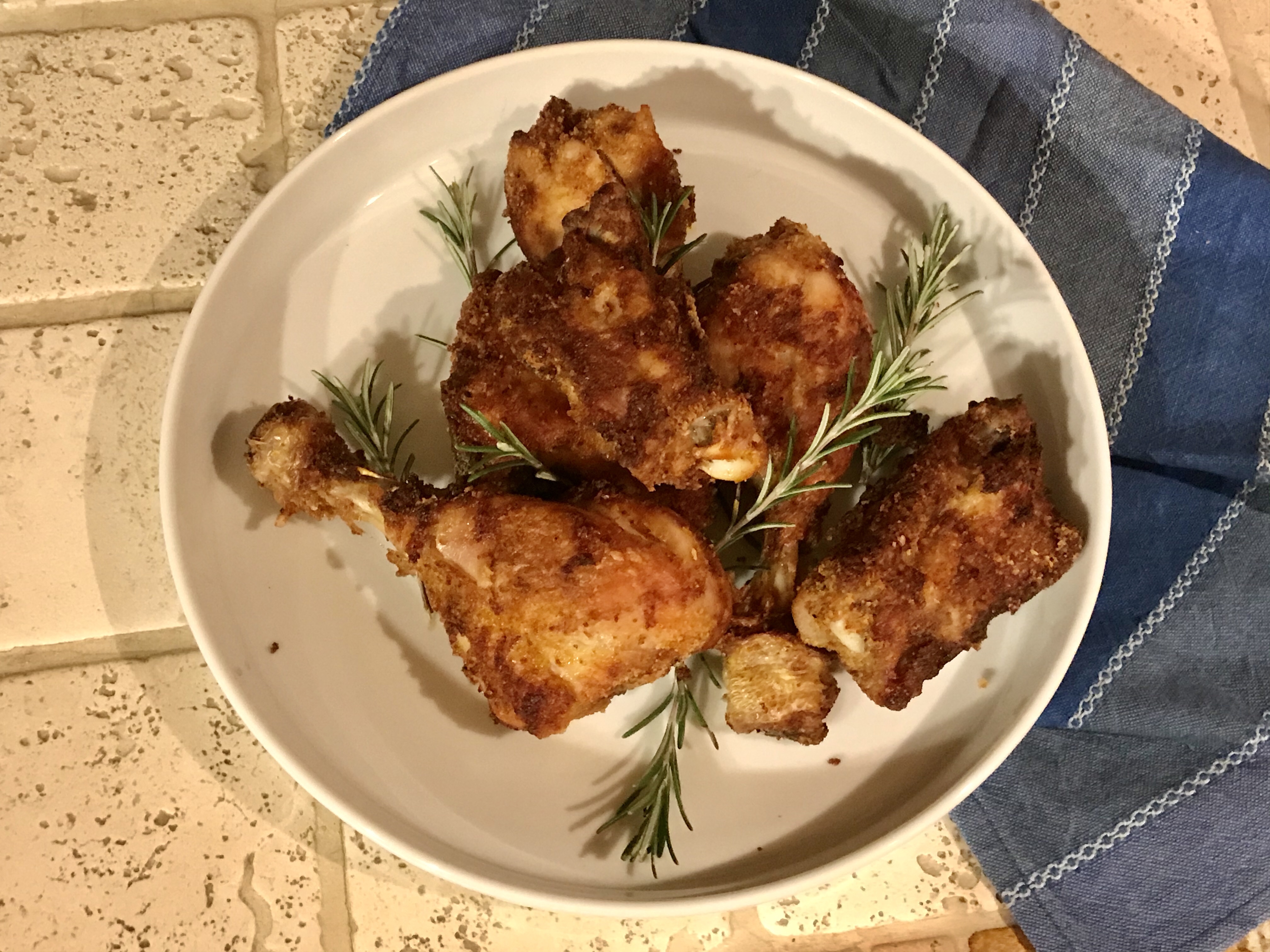 Pollo croccante fritto senza olio, con la friggitrice a aria