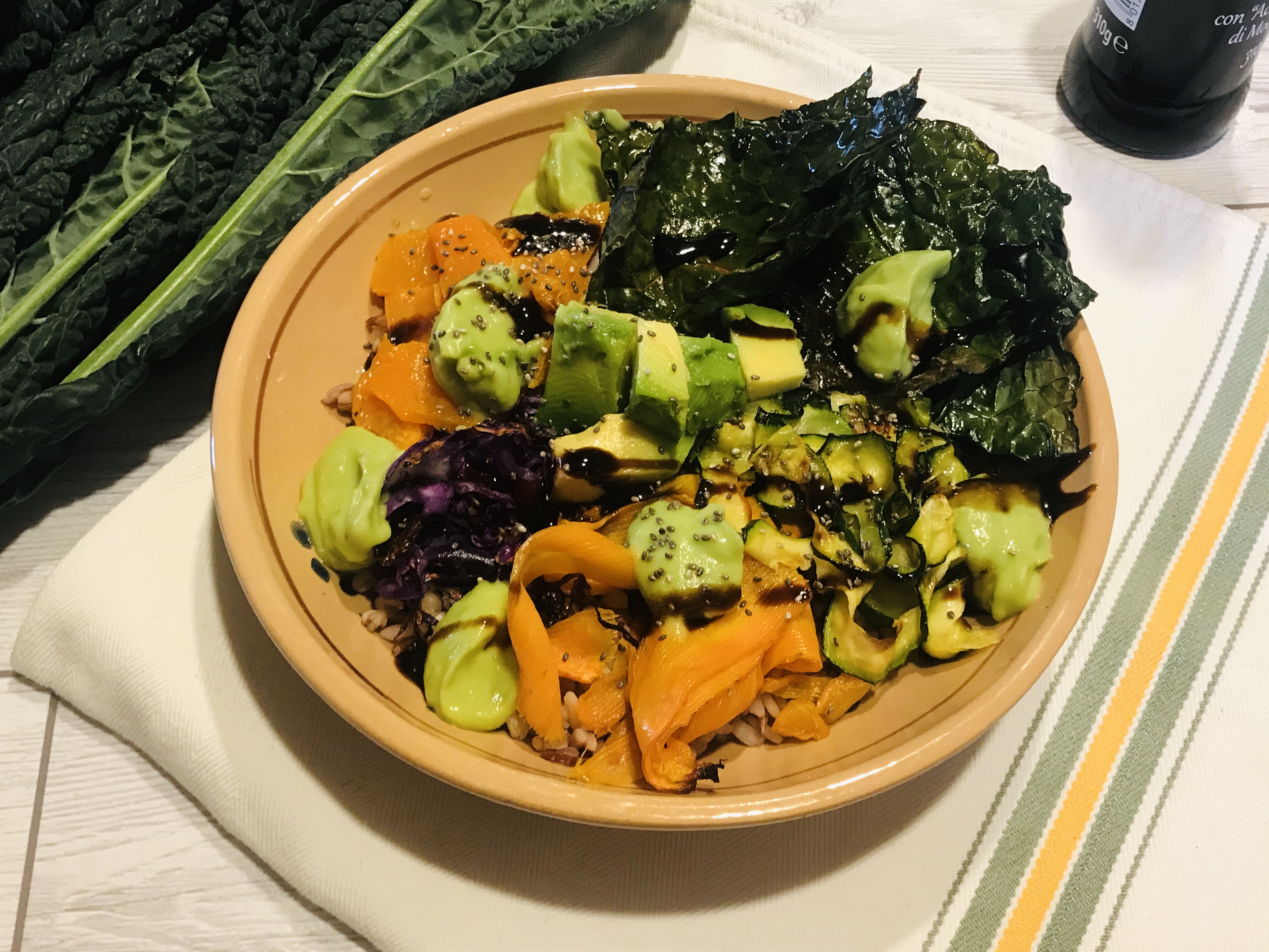 Poke Bowl vegetariana con verdure cotte