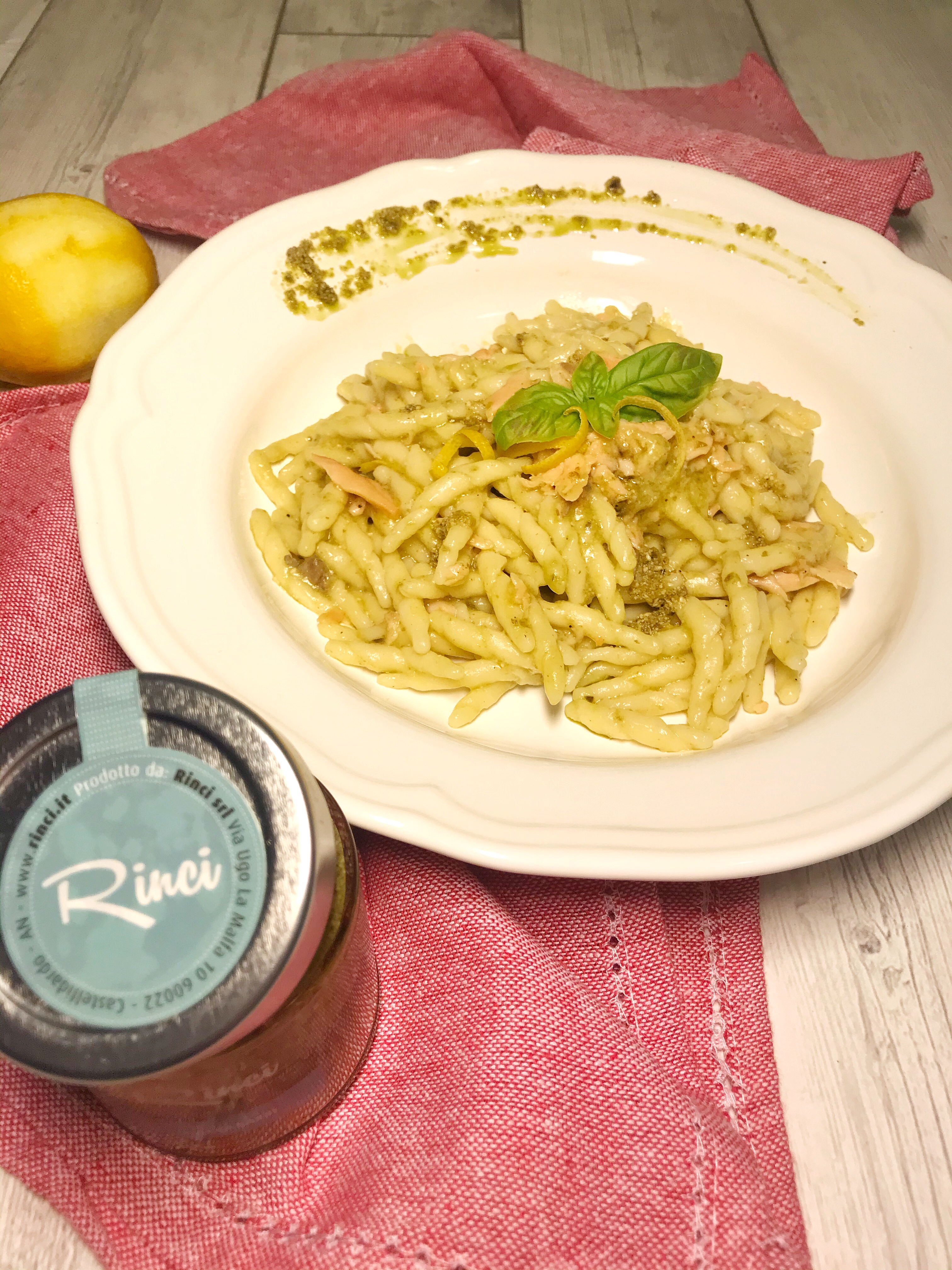 Trofie al Salmone e Pesto di paccasassi